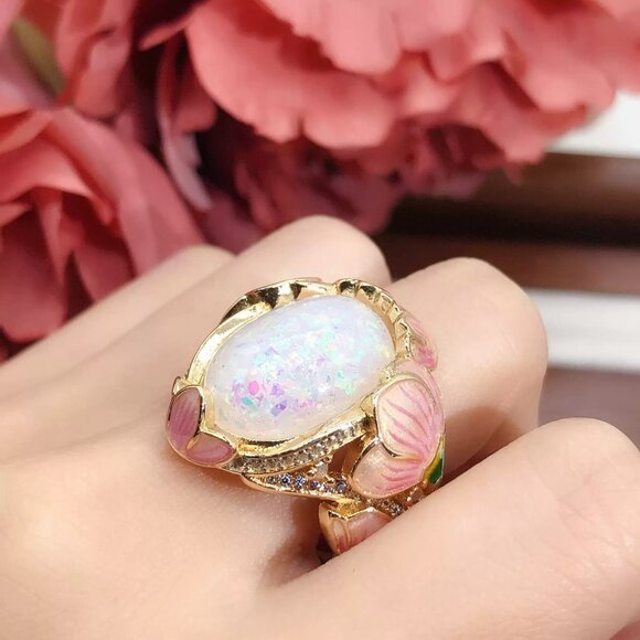 Vintage Style Large Oval Opal Ring - Picture 2 of 6